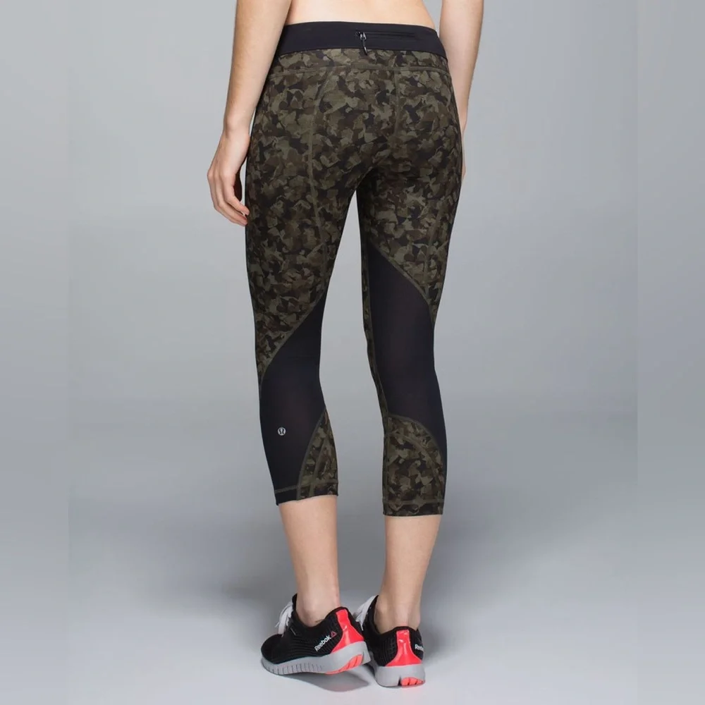 LULULEMON Run Inspire Crop II *Full On Luxtreme (Mesh)* - Picture 1 of 13